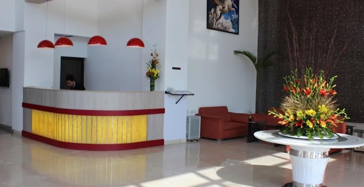 Xenious World Square Hotel Ghaziabad Buitenkant foto