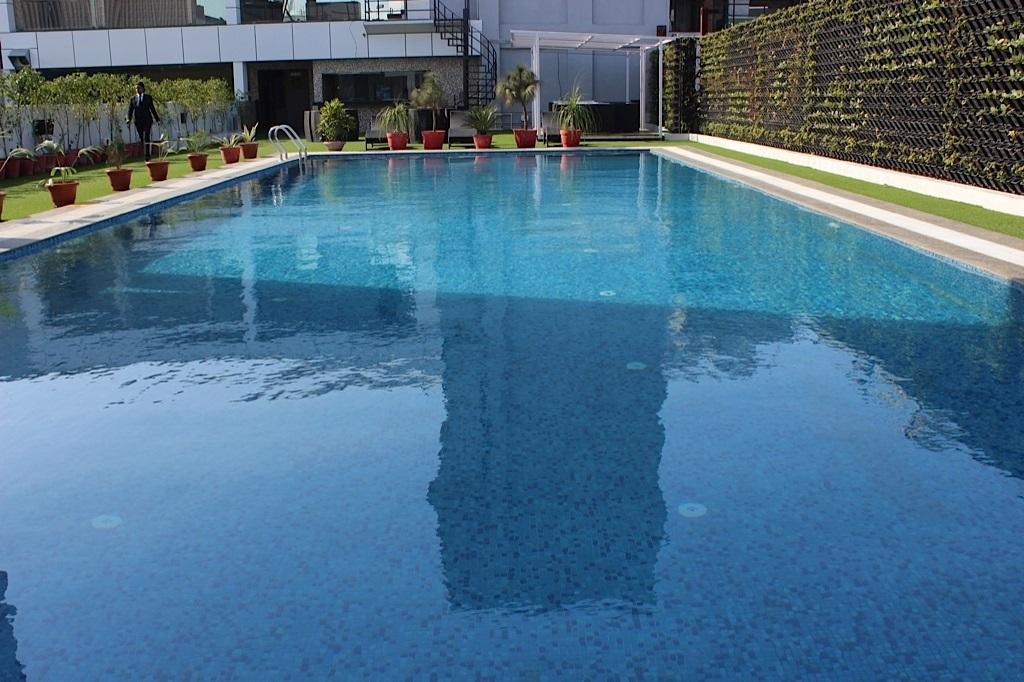 Xenious World Square Hotel Ghaziabad Buitenkant foto