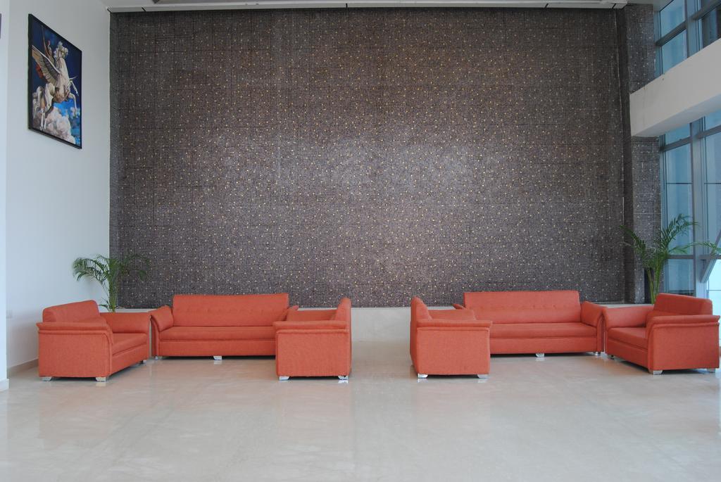 Xenious World Square Hotel Ghaziabad Buitenkant foto